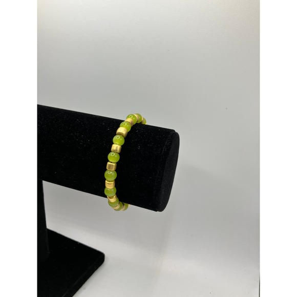 Natural Green Agate Beads with Gold-Tone Beads Elastic Gemstone Bracelet! - Picture 4 of 6
